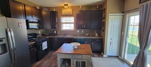 Kitchen - 4773 Marshall Dr, Plainfield, IN 46168 photo 3 of 3