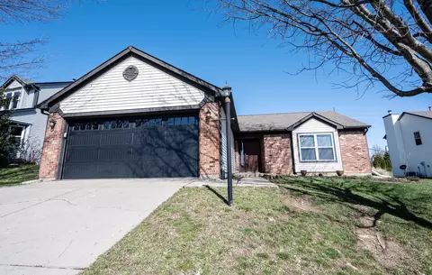 9652 Overcrest Dr, Fishers, IN 46037