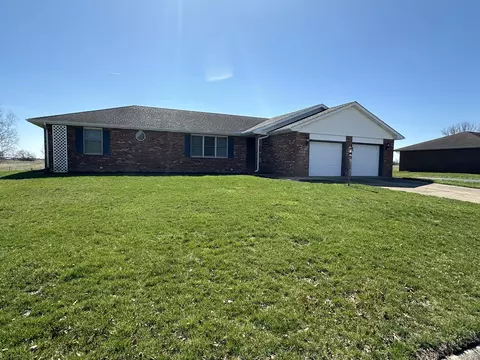 2255 Mulberry Dr, Seymour, IN 47274