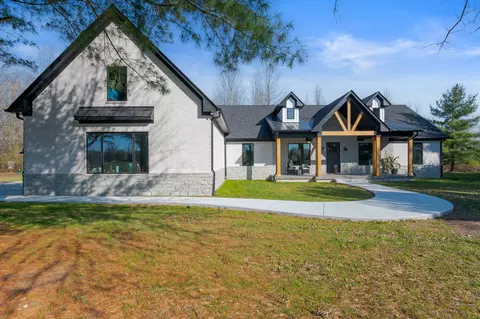 5176 W Whiteland Rd, Greenwood, IN 46143