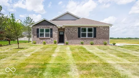 3808 S Village Row, New Palestine, IN 46163