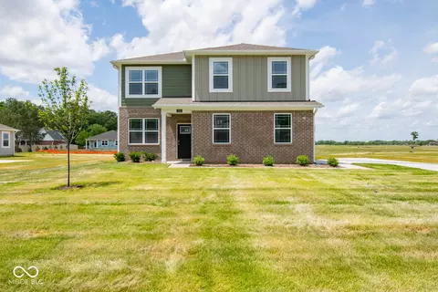 3792 S Village Row, New Palestine, IN 46163