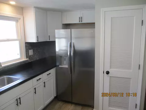 Kitchen - 538 Della Rd, Columbus, IN 47203 photo 1 of 2