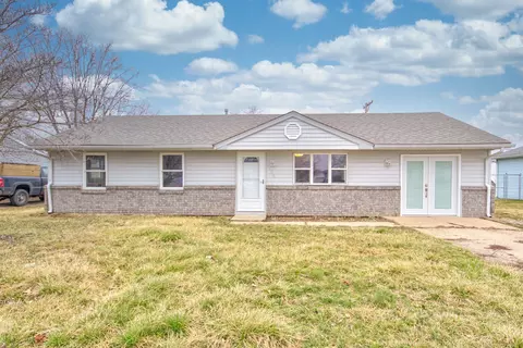 606 High School Dr, Edinburgh, IN 46124