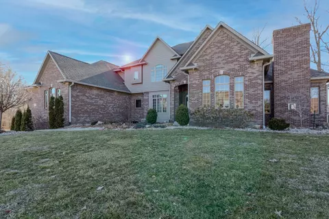 Exterior - 7034 Bitternut Ln, Plainfield, IN 46168 photo 2 of 8
