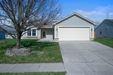 4166 Fairoaks Dr, Franklin, IN 46131