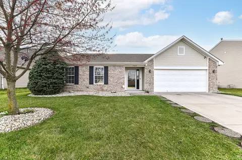 7064 N Laredo Dr, Mccordsville, IN 46055