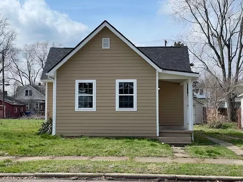 611 S 20th St, Terre Haute, IN 47803