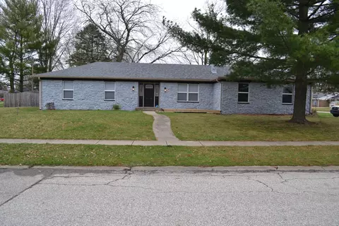 818 Knollwood Dr, Greenwood, IN 46142