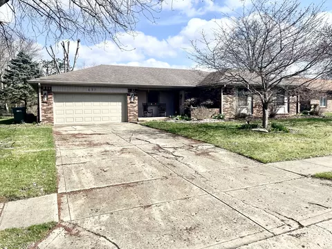 637 Beech Dr W, Plainfield, IN 46168