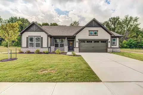 6825 W Buck Stone Dr, Mccordsville, IN 46055