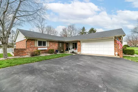 8326 Castlebrook Dr, Indianapolis, IN 46256