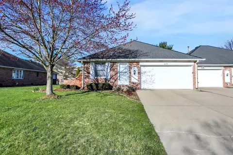 1294 Holiday Ln W, Brownsburg, IN 46112