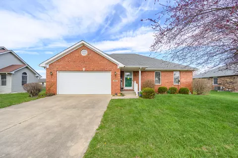 1145 Cottage Cir, Seymour, IN 47274