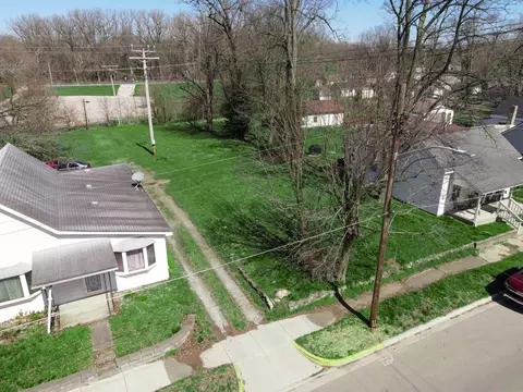 638 W Franklin St, Shelbyville, IN 46176