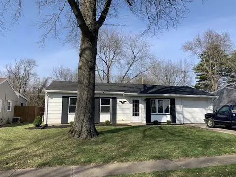 8200 W Colony Dr, Yorktown, IN 47396