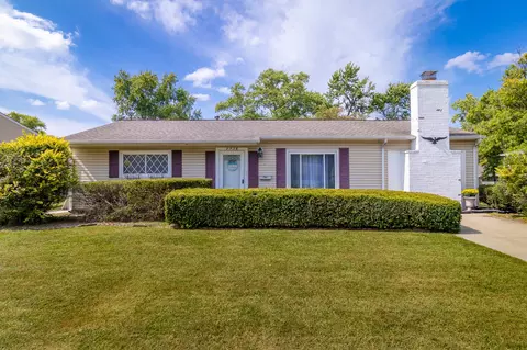 Exterior - 2736 Streamside Dr, Columbus, IN 47203 photo 4 of 13