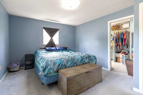 Bedroom - 2736 Streamside Dr, Columbus, IN 47203 photo 3 of 8