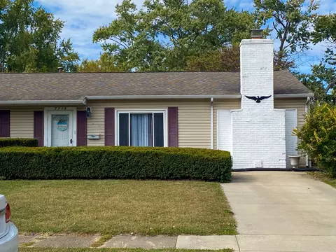 Exterior - 2736 Streamside Dr, Columbus, IN 47203 photo 12 of 13