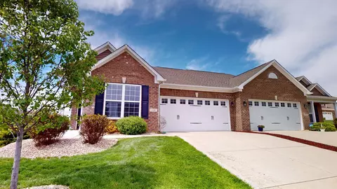 118 Darrough Dr, Greenwood, IN 46143