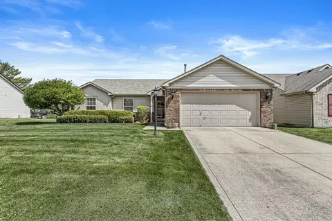 751 Green Woods Dr, Indianapolis, IN 46224