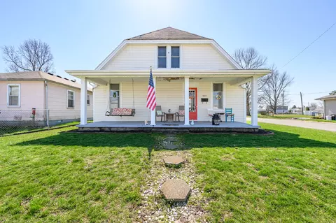 925 W Oak St, Seymour, IN 47274