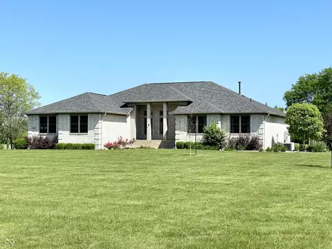 9242 Compton Farm Ln, Indianapolis, IN 46259