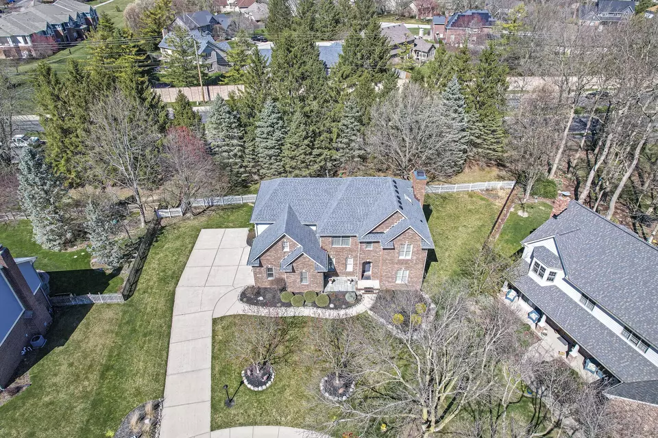  1498 Pondview Dr, Carmel, IN 46032 photo 3