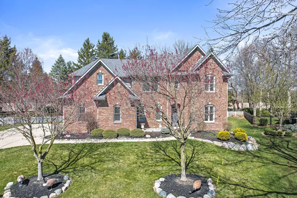  1498 Pondview Dr, Carmel, IN 46032 photo 1