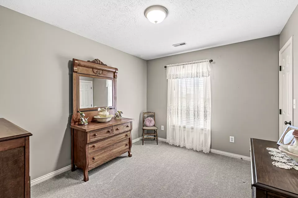  1498 Pondview Dr, Carmel, IN 46032 photo 32