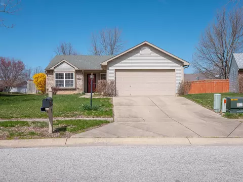 822 Sandhill Crane Run, Greenwood, IN 46143