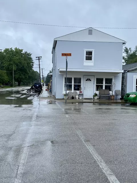 102 W Main St, Bainbridge, IN 46105