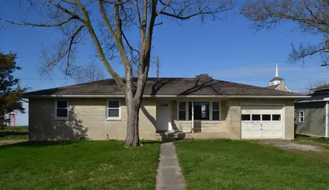 160 N East St, Hartsville, IN 47244
