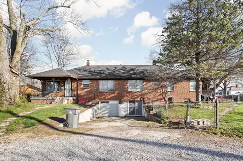 4940 E 16th St, Indianapolis, IN 46201