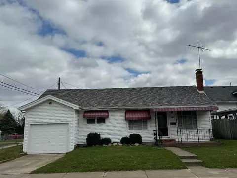 907 N Harrison St, Frankfort, IN 46041