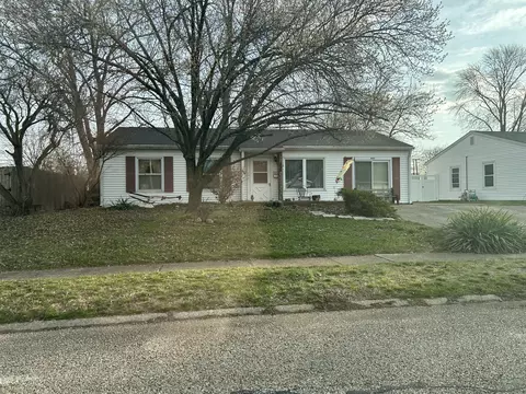 945 Highlander Dr, Plainfield, IN 46168