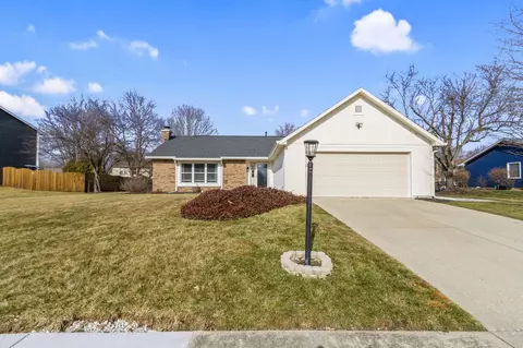7698 Creekside Ct, Fishers, IN 46038