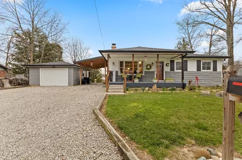 5880 Paradise Ln, Martinsville, IN 46151