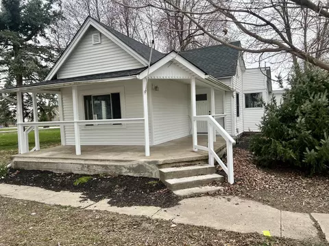 108 S Logan St, Mellott, IN 47958
