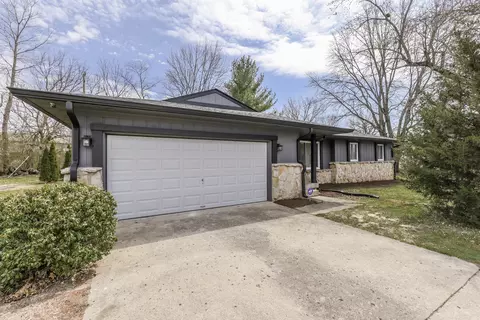 1011 Stonegate Rd, Greenwood, IN 46142