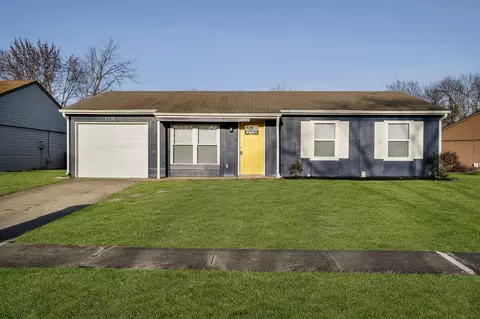 5712 Yucatan Dr, Indianapolis, IN 46237