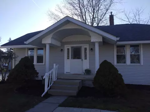 420 N 18th St, Elwood, IN 46036