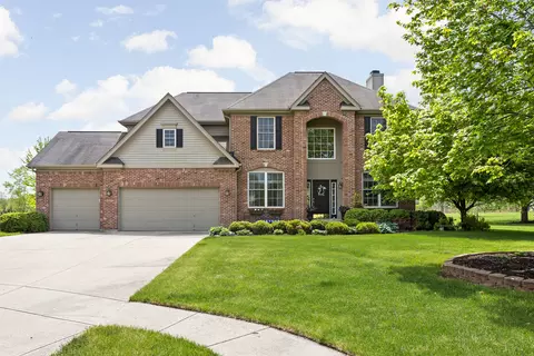 8837 Amber Stone Ct, Zionsville, IN 46077