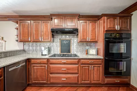 Kitchen - 9607 S 100 E, Pendleton, IN 46064 photo 2 of 12