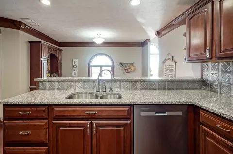Kitchen - 9607 S 100 E, Pendleton, IN 46064 photo 3 of 12