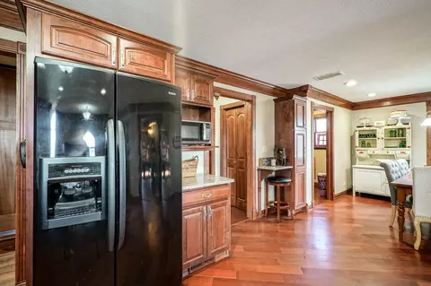 Kitchen - 9607 S 100 E, Pendleton, IN 46064 photo 4 of 12
