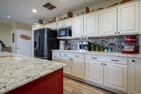 Kitchen - 9607 S 100 E, Pendleton, IN 46064 photo 10 of 12
