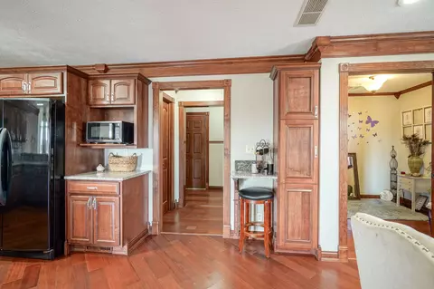 Kitchen - 9607 S 100 E, Pendleton, IN 46064 photo 6 of 12
