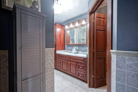 Bath - 9607 S 100 E, Pendleton, IN 46064 photo 1 of 7
