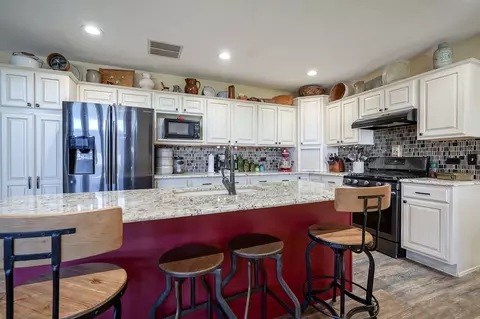 Kitchen - 9607 S 100 E, Pendleton, IN 46064 photo 8 of 12
